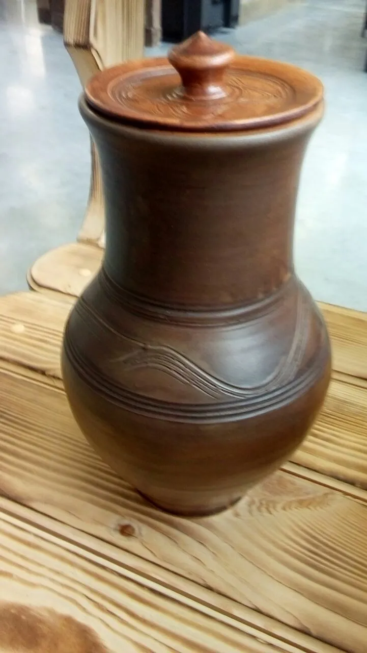 крынка 1,8л, с крышкой, ручная работа, маслянка